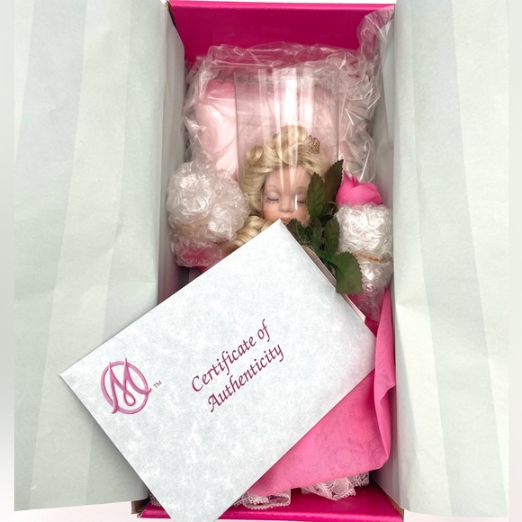 Marie Osmond Tiny Tots Baby Sleeping Beauty W/ COA & Necklace In Original Box. - Picture 4 of 6